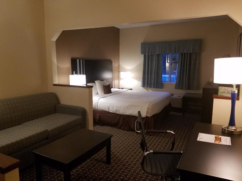 Hotel Ramada by Wyndham Glendale Heights/Lombard Exterior foto