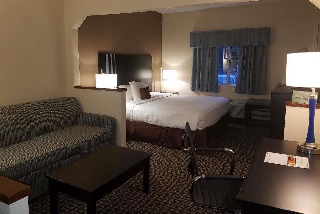 Hotel Ramada by Wyndham Glendale Heights/Lombard Exterior foto