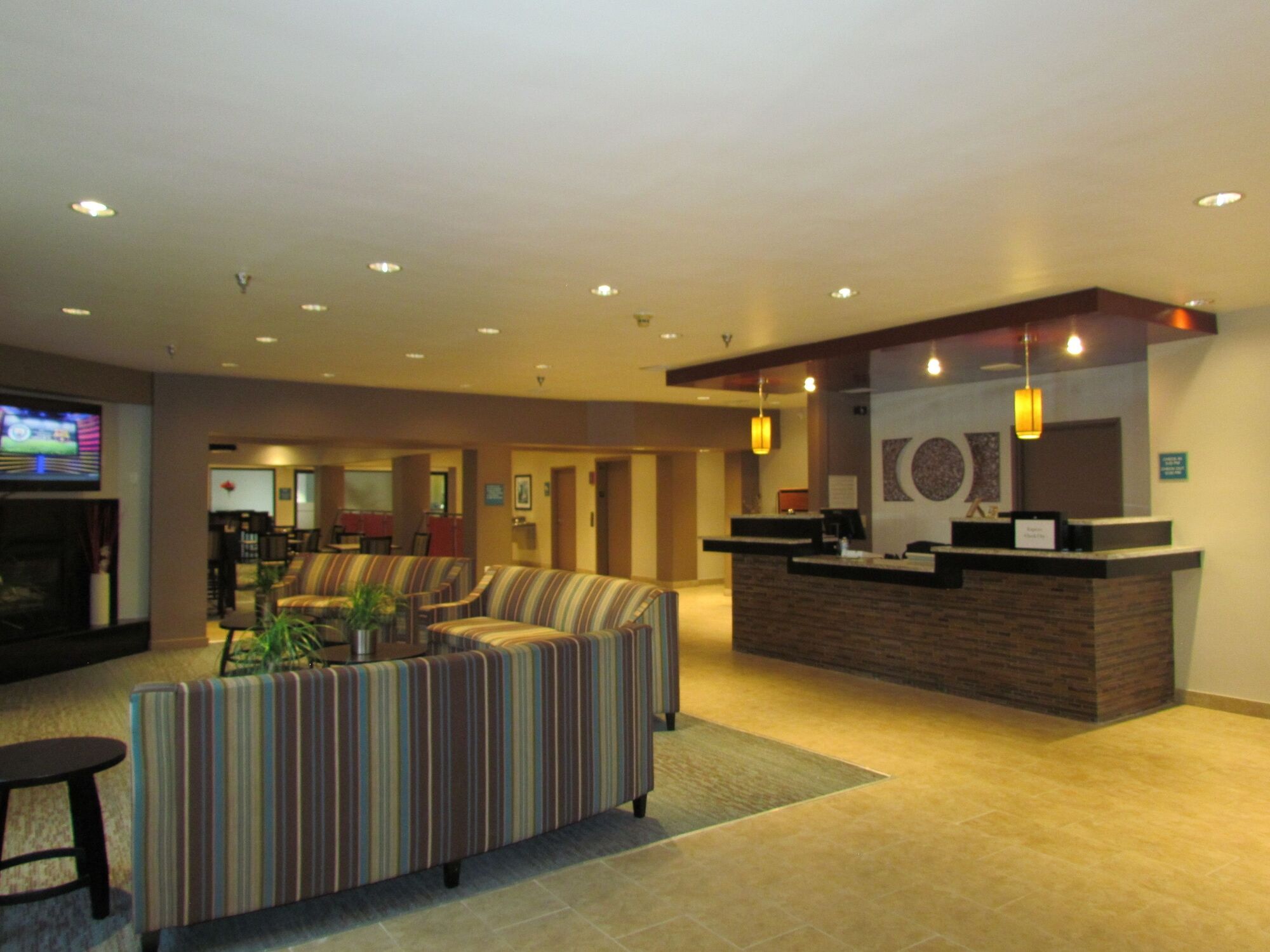 Hotel Ramada by Wyndham Glendale Heights/Lombard Exterior foto